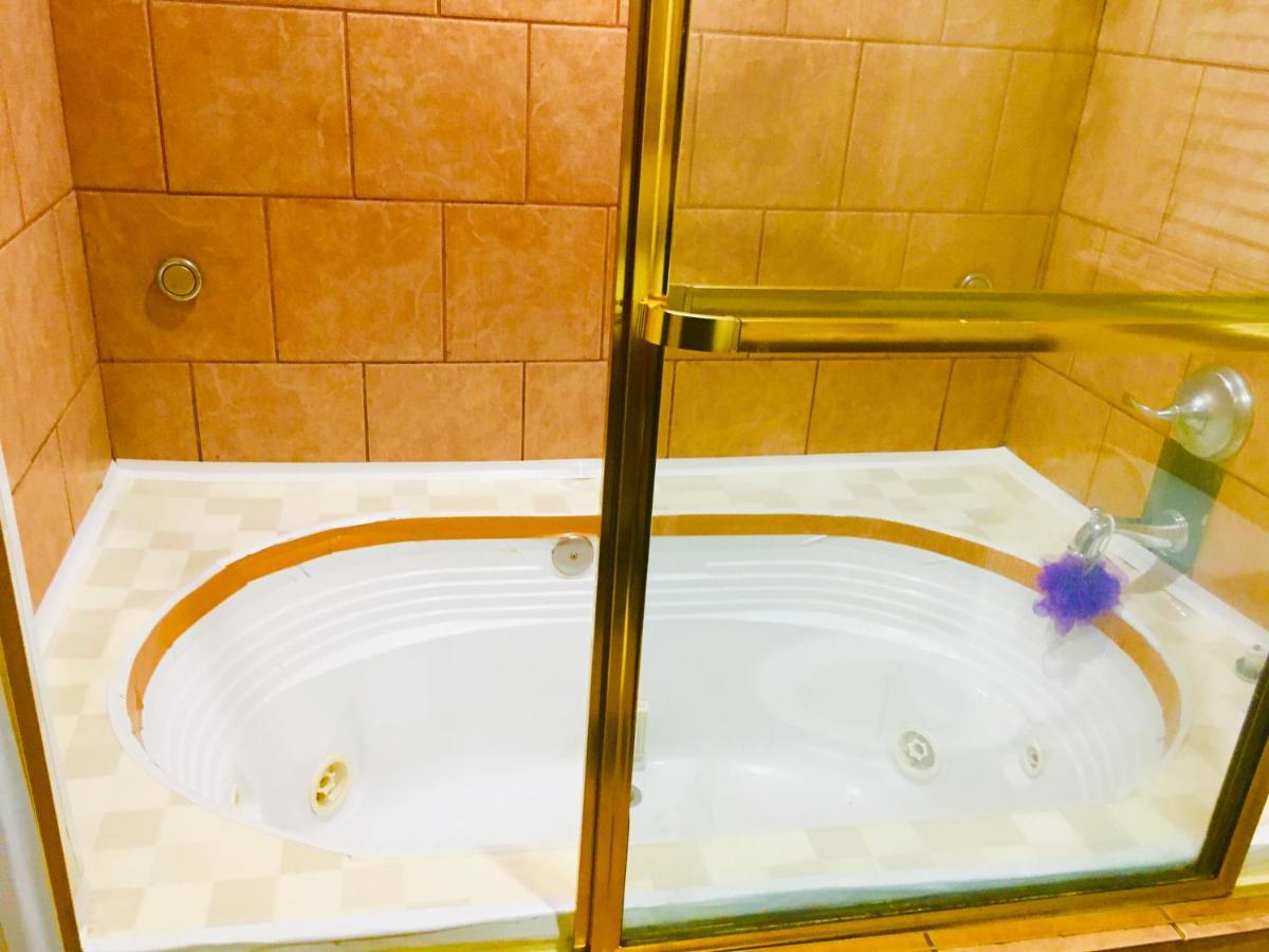 One Of The Best Bargains In Town 50.00 A Day Монтгомері Екстер'єр фото